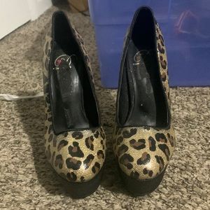 Heels - Brand unknown - animal print